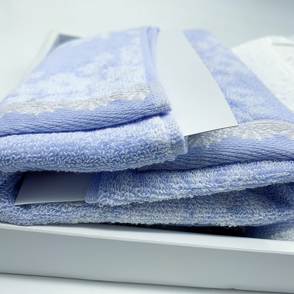 2Pc Givenchy 100% Cotton Embroidered Logo Hand Towels - Picture 5 of 11